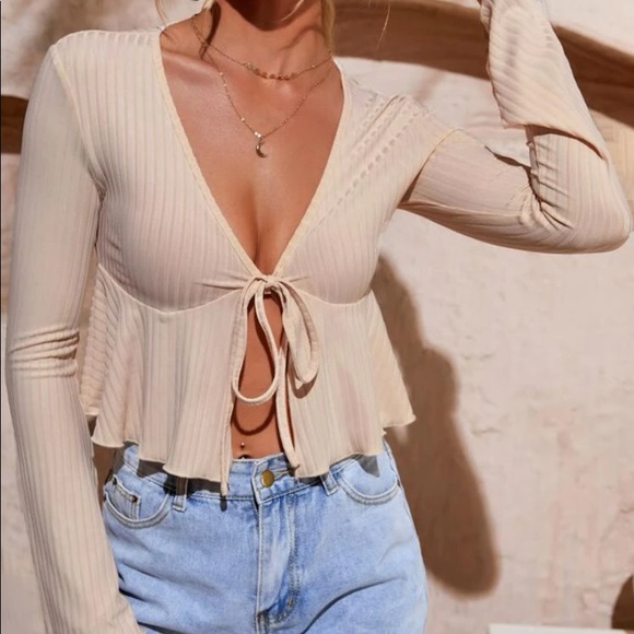 Boho trumpet sleeve tie front peplum blouse - Picture 3 of 6